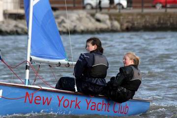 Photo of womens Cambridge team racing